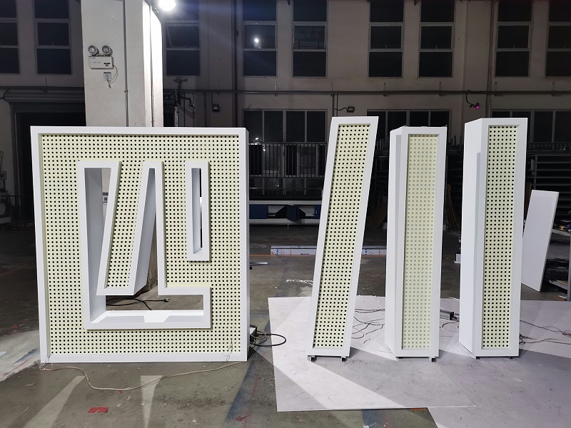 led外露發(fā)光字